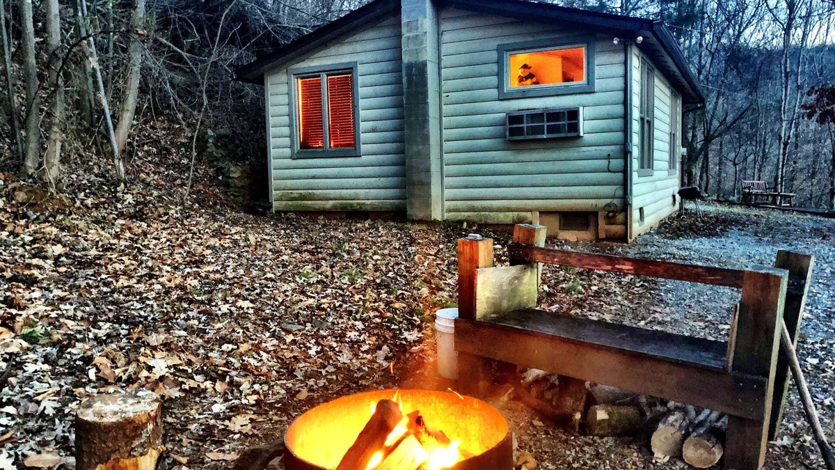 Elkton Cabin | Hike,Massanutten Resort,LurayCaverns,Skyline Drive, Snow Tube/Ski
