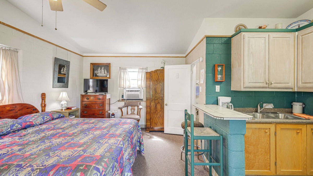 Lake Whitney Apartment | Hike On-Site: Lake Whitney Studio Hideaway