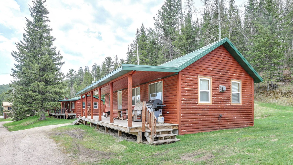 Deadwood Cabin | Hike, Ski, ATV & More: Deadwood Cabin w/Grill