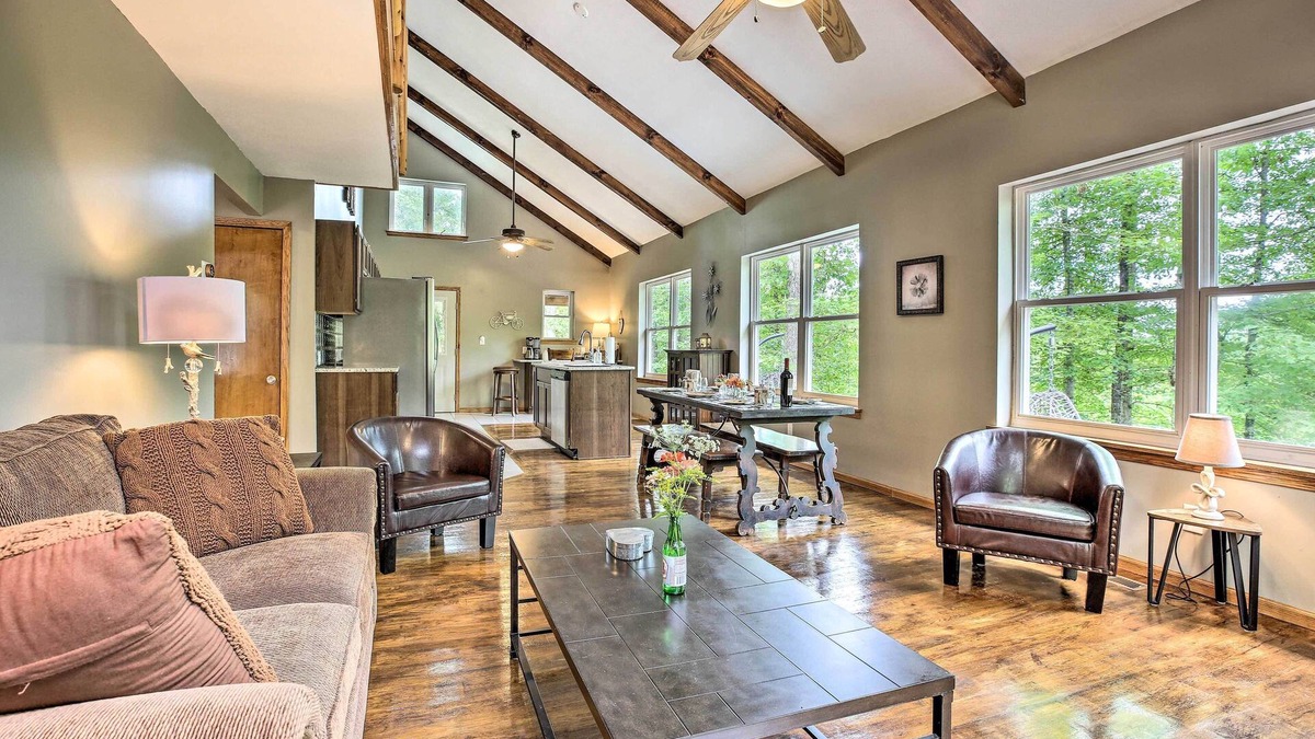 Rogers Cabin | Hike & Zip-Line: Red River Gorge Cabin w/Hot Tub!