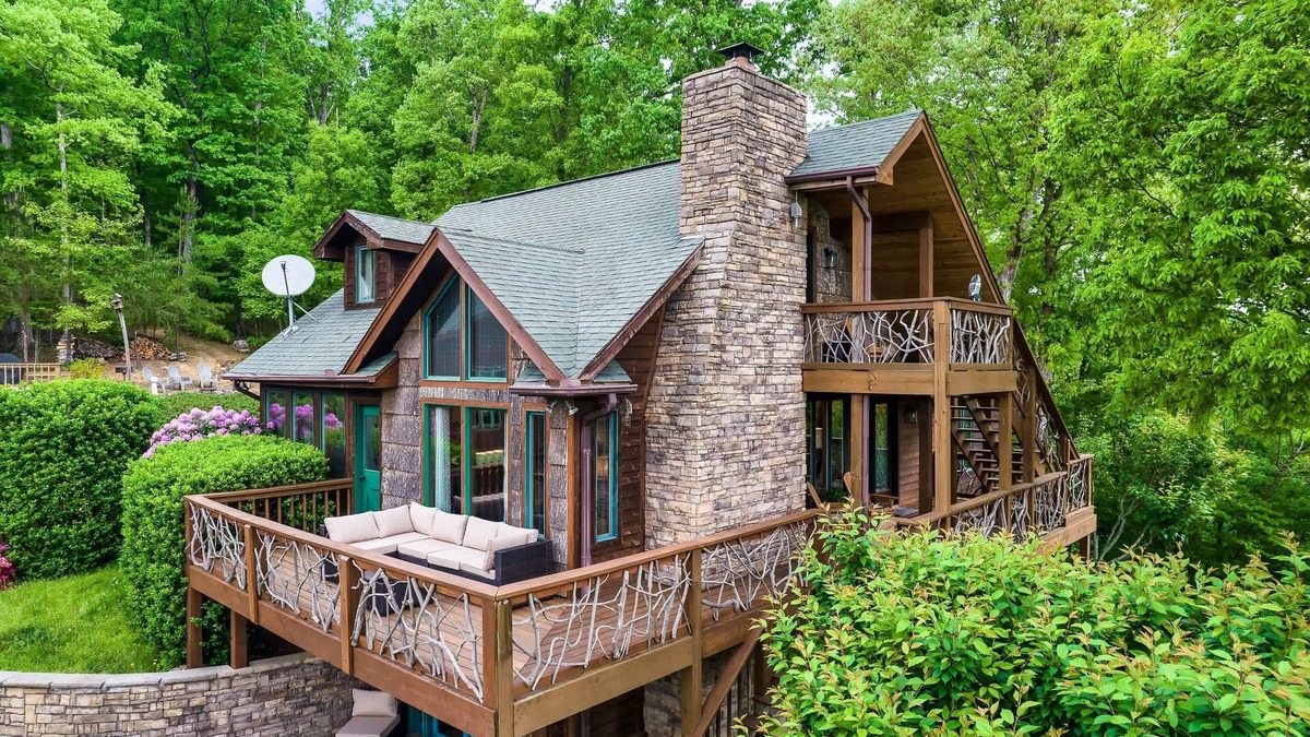 Cosby Cabin | Hiker’s Dream - 34 Acres, Private Trails & Hot Tub