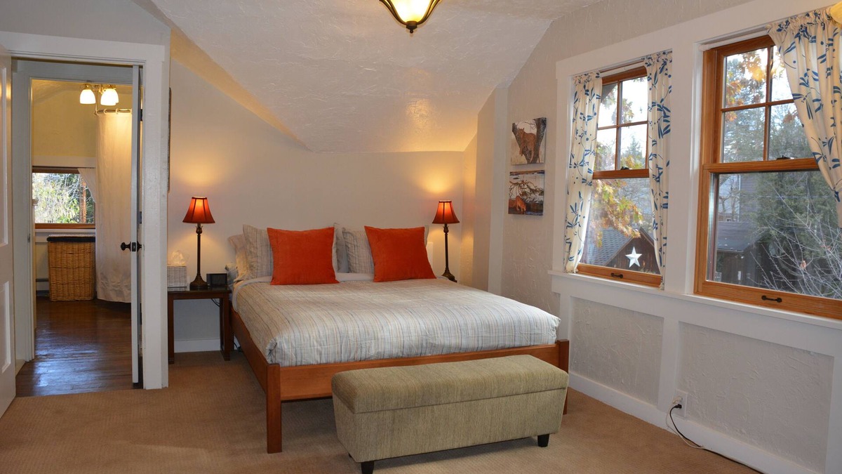 Lower Chautauqua Apartment | Hiker’s Haven - Steps from Chautauqua Park & Trails