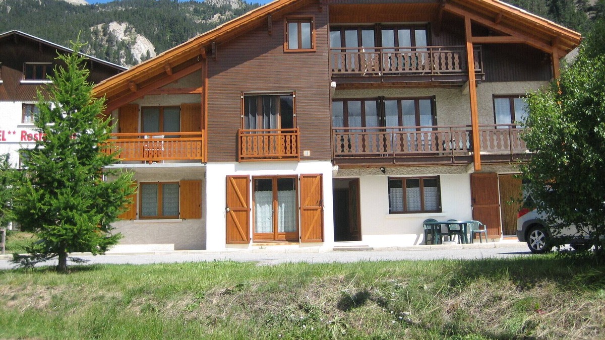 Ceillac Apartment | Hiking for everyone in the Queyras Regional Nature Park.
