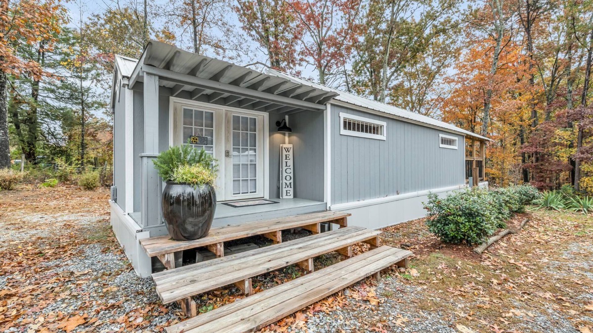 Trenton Cottage | Hiking - Rock Climbing - Mountaintop - Private - Firepit - Chattanooga - Cloudland Canyon -Farmstay