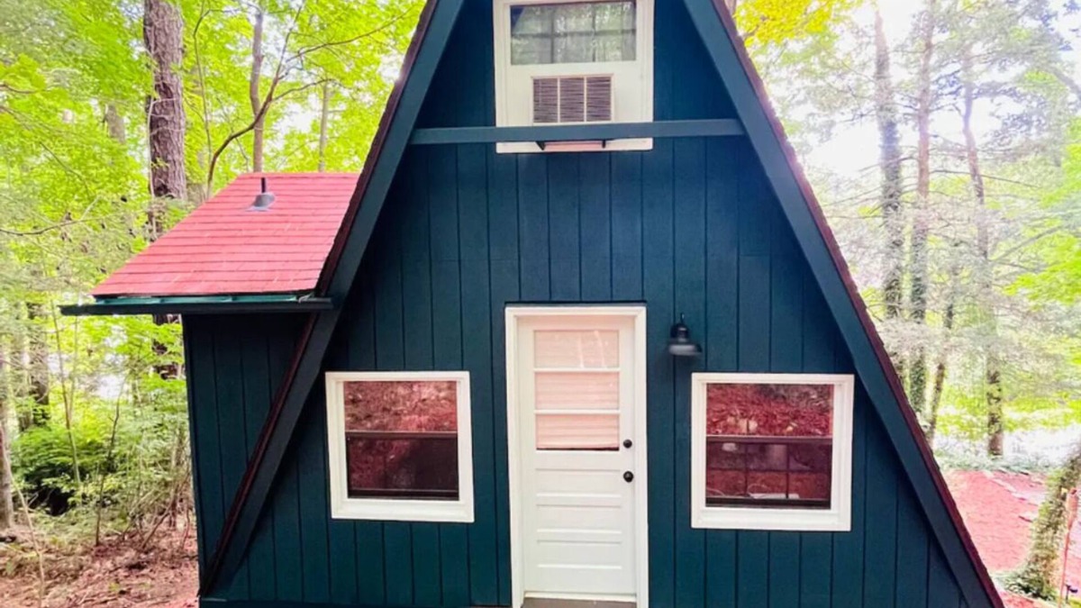 Rosman House | Hilda’s Hideaway- a charming little A-frame