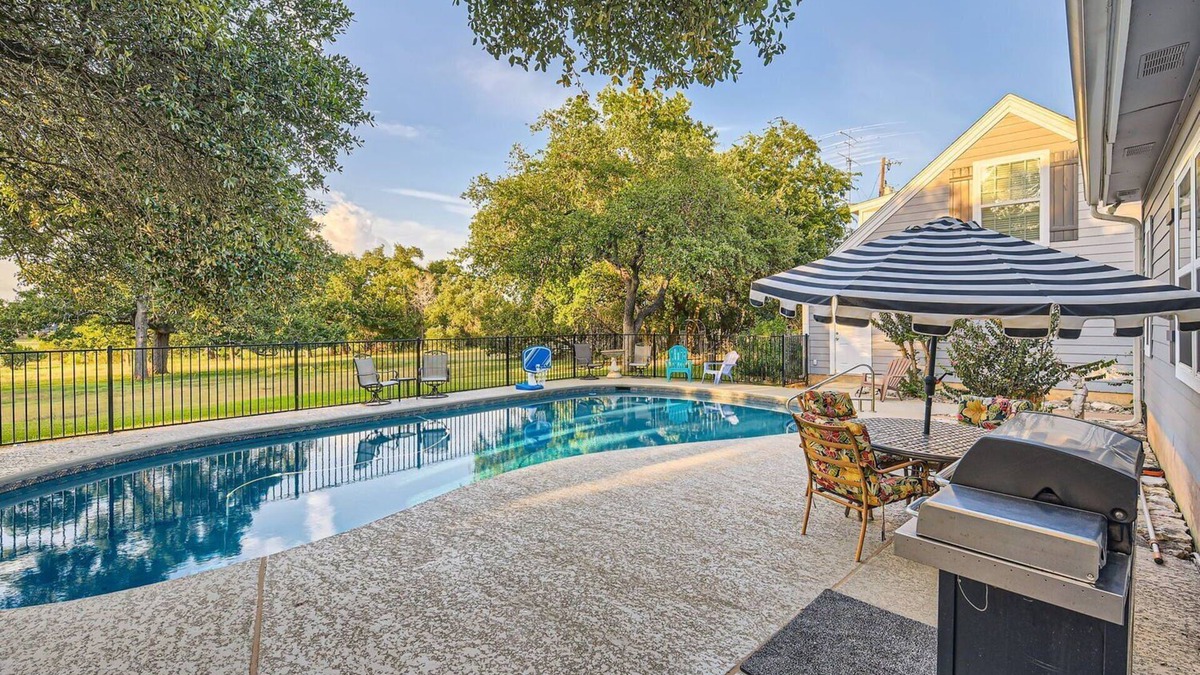 Dripping Springs House | Hill Country Escape, Pool Hot Tub & Games