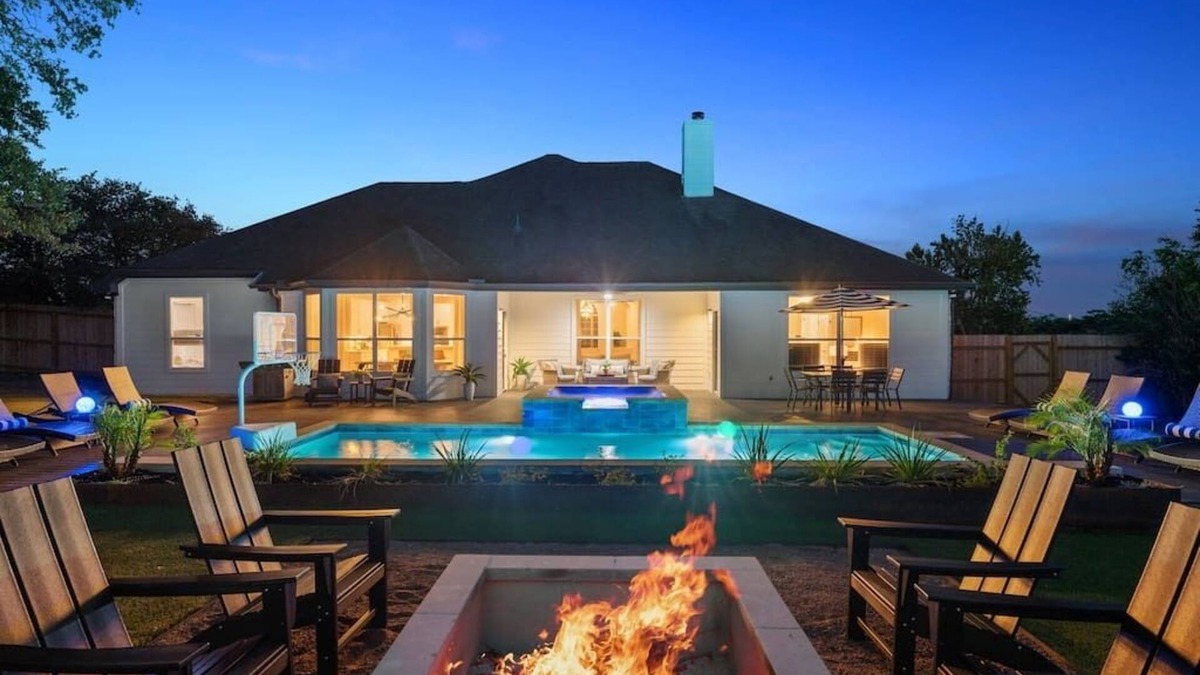 Austin House | *Hill Country Hideaway/Pool/Spa/Firepit/Sleeps20*