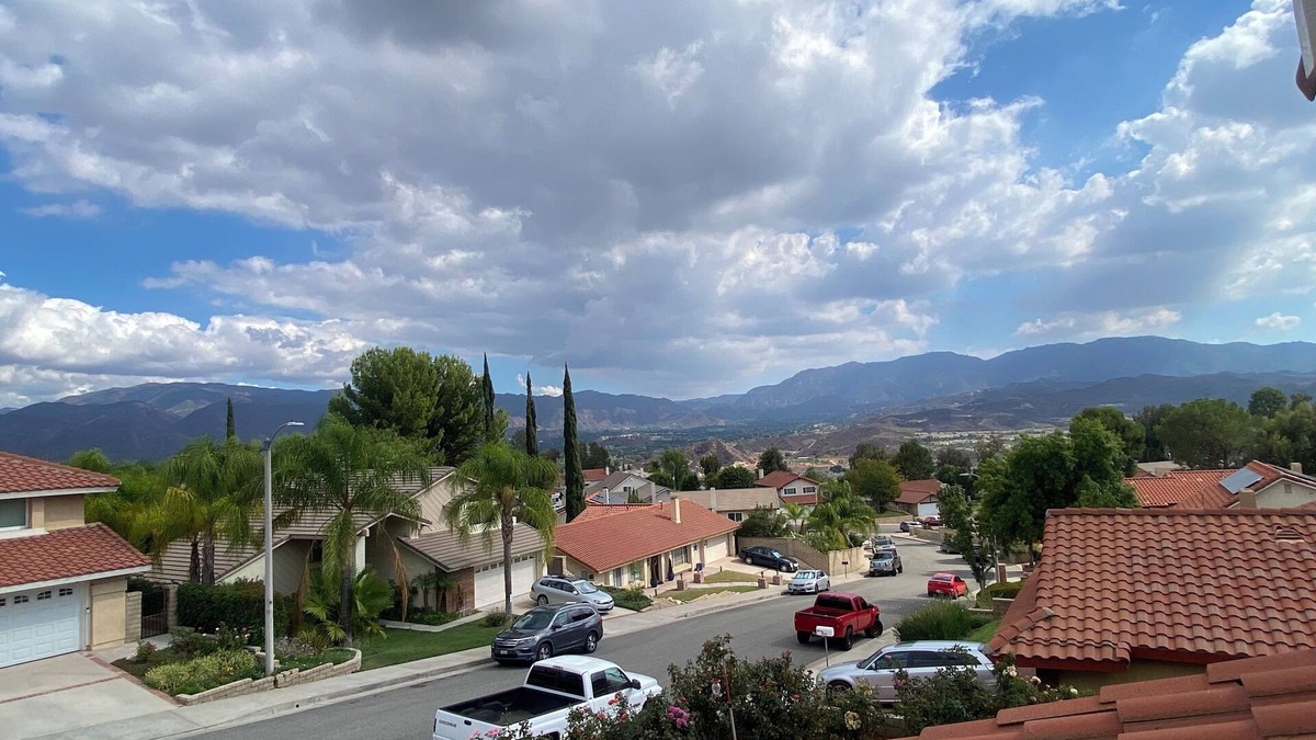Canyon Country House | HILL SIDE GETAWAY next to Magic Mountain, and close to all theme parks