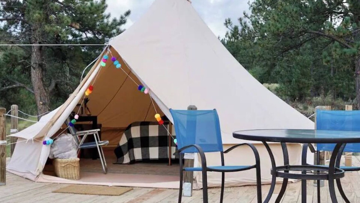 Florissant RV Rental | Hill Top Crystal Peak Overlook Tent Stay