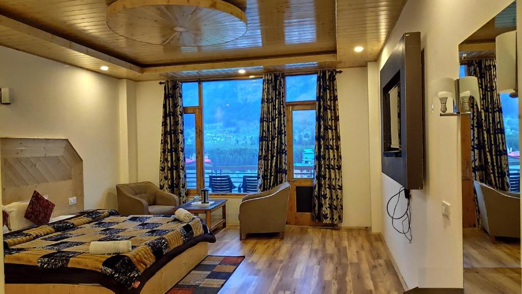 Simsa Village Hotel | Hill View Heights By Explorers Inn