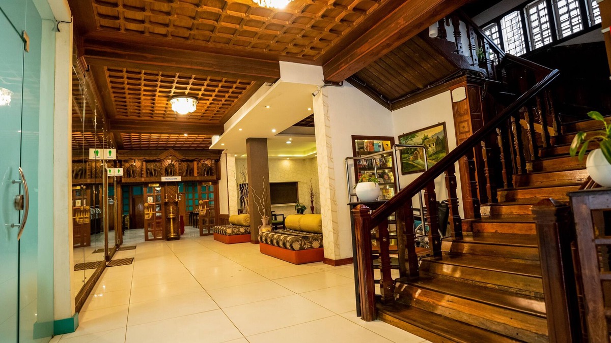 Moolakadai Hotel | Hill View Munnar