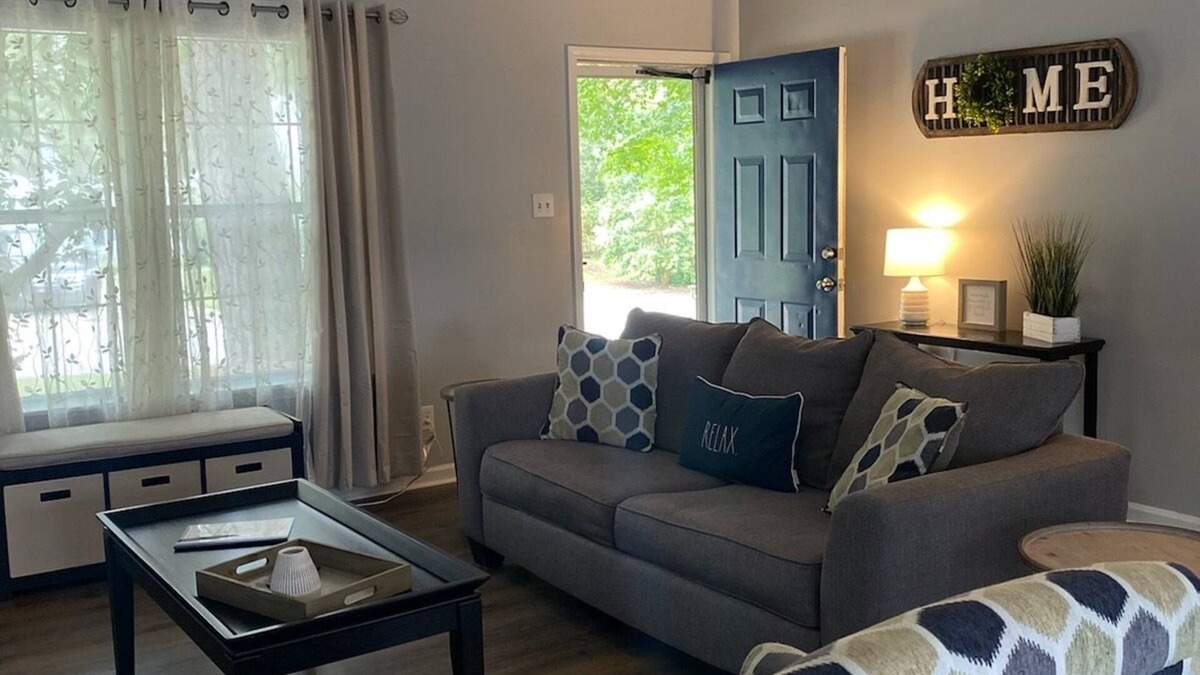 Durham House | Hillandale Oasis - Newly Updated 2-Bedroom Ranch Style Home