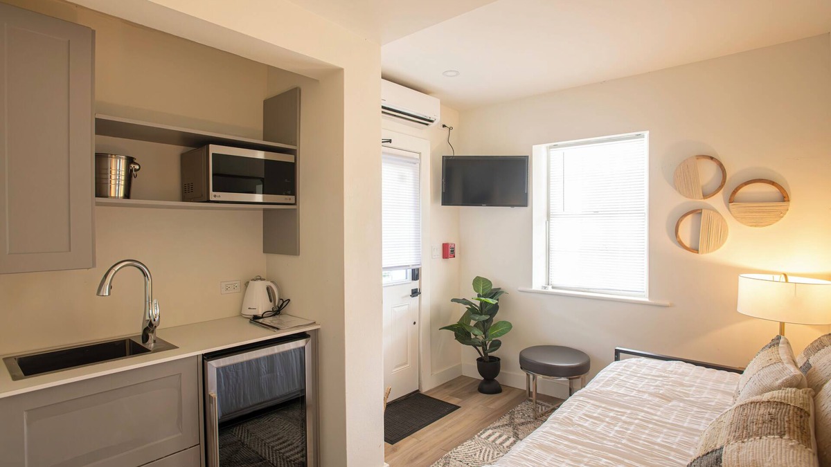 St. George's Hotel | Hillcrest Boutique Hotel, Main Villa Ground Floor Bachelor