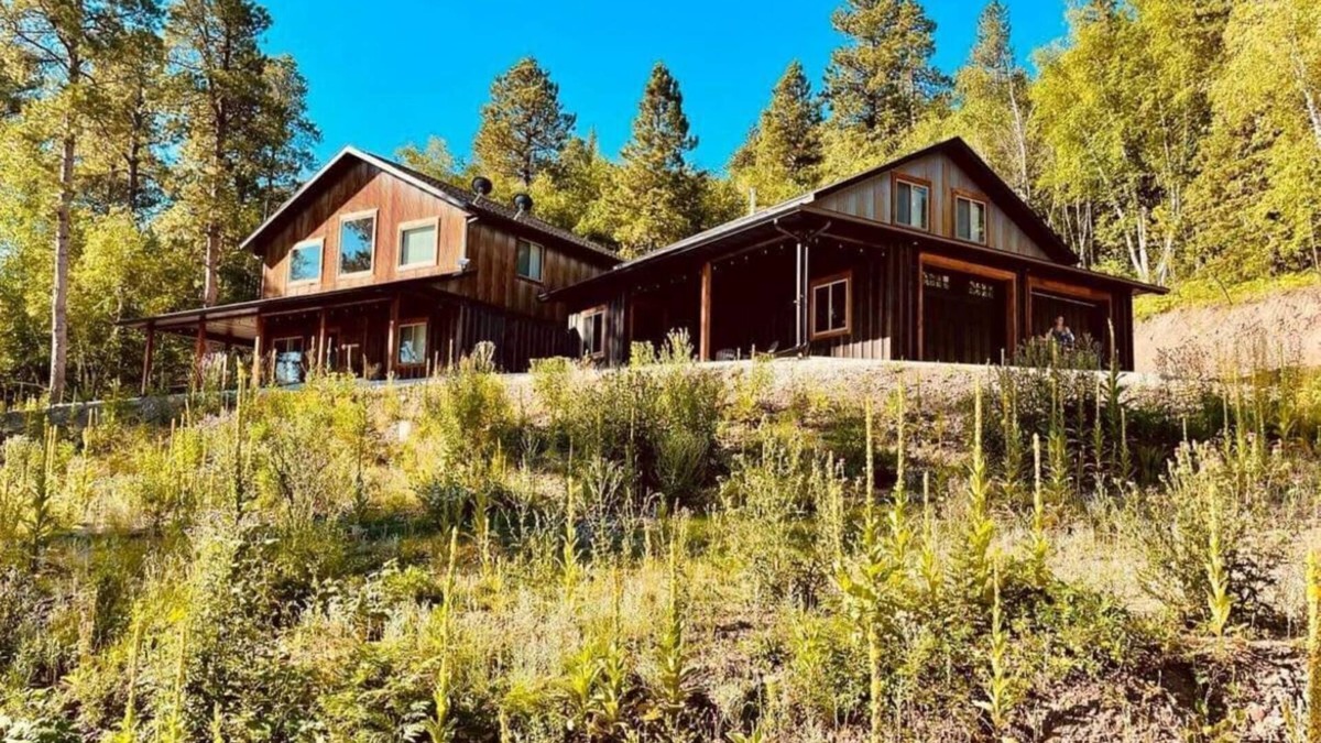 Deadwood Cabin | Hills Crew Hideout