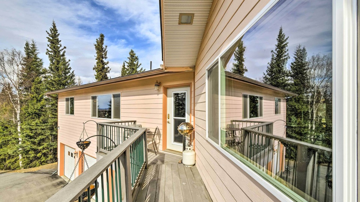 Mid-Hillside Apartment | Hillside Anchorage Home by Hiking & Biking Trails!