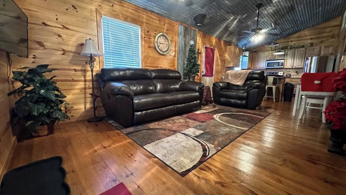 Longview Cabin | Hillside Hideaway Sum