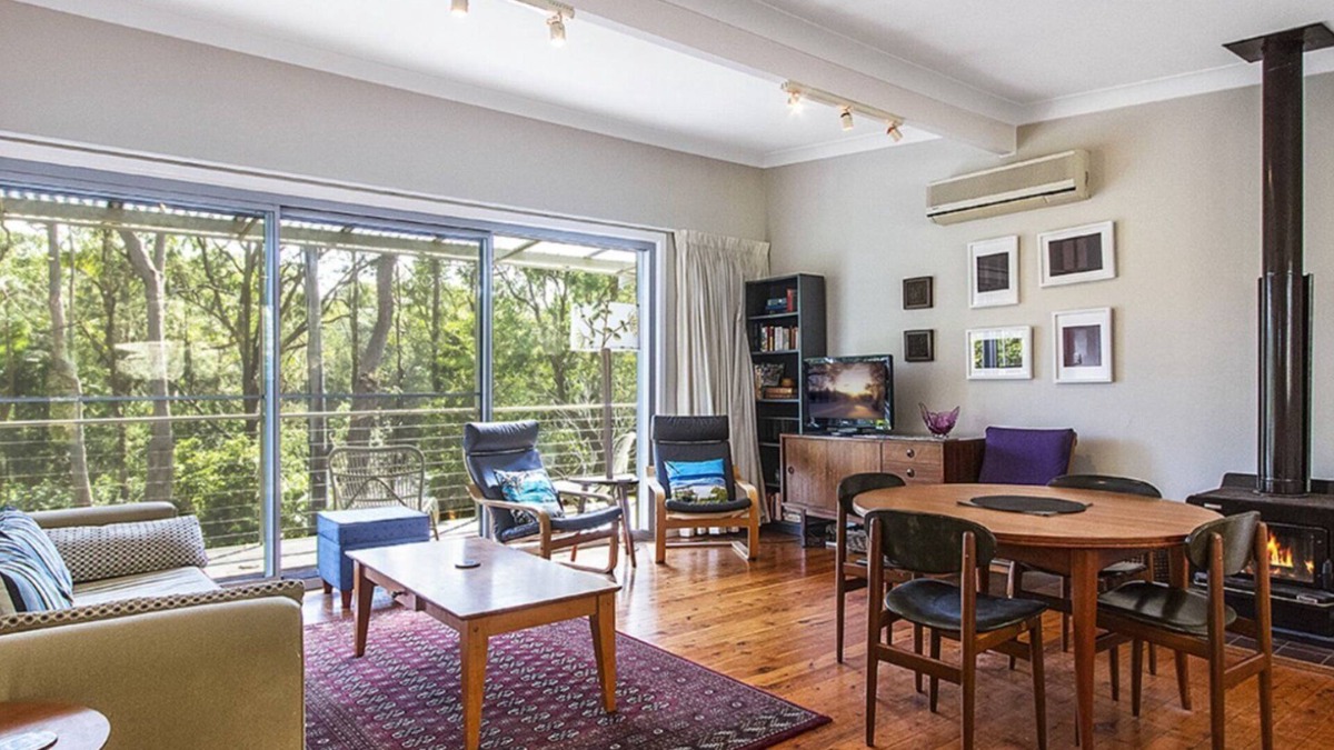 Pearl Beach House | Hillside Hideaway - WIFI & Pet Friendly