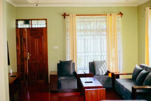 Karatu House | Hillside Home-Fully furnished home near Ngorongoro
