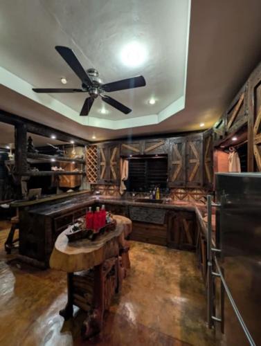 Valencia Bed & Breakfast | Hillside House rental