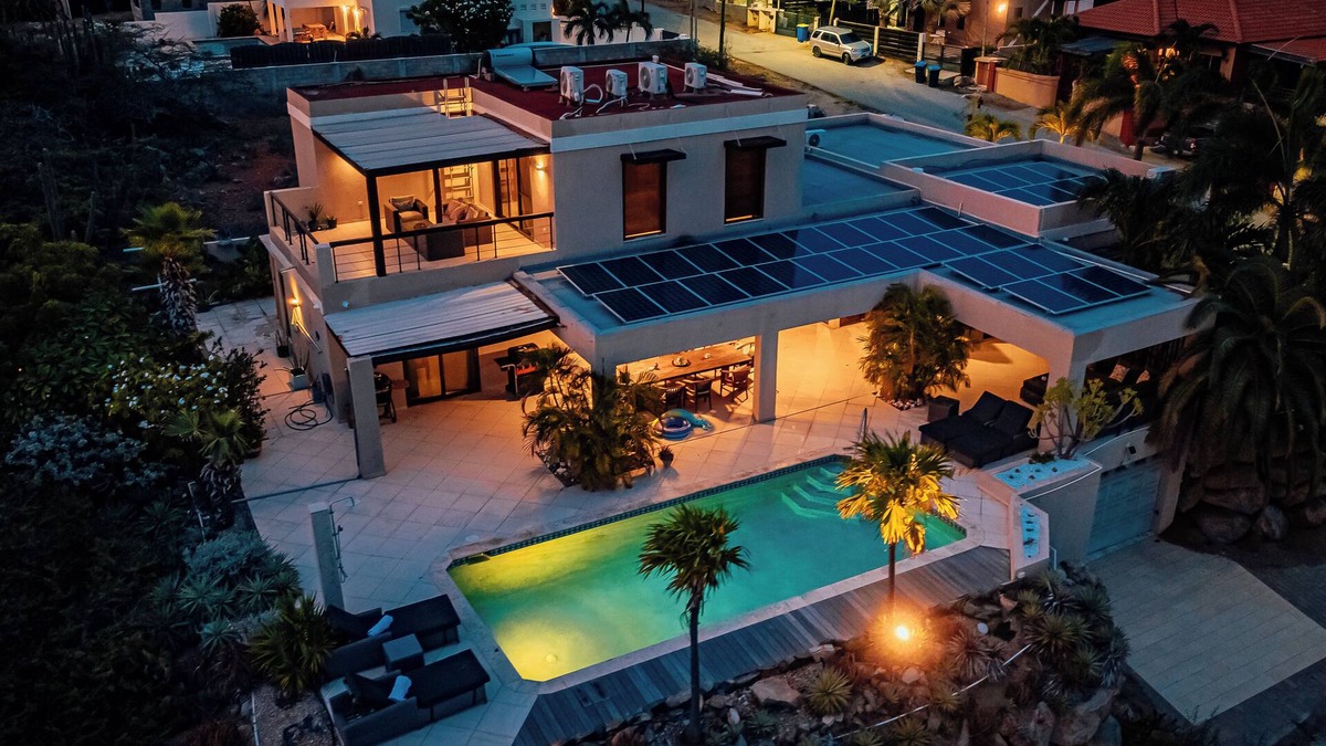 Alto Vista Villa | Hillside Retreat brings together picturesque views with a magnificent island backdrop.