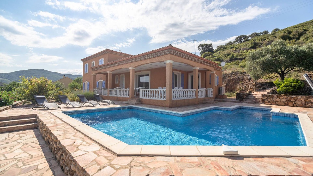 Roquebrun Villa | Hillside Retreat in Roquebrun