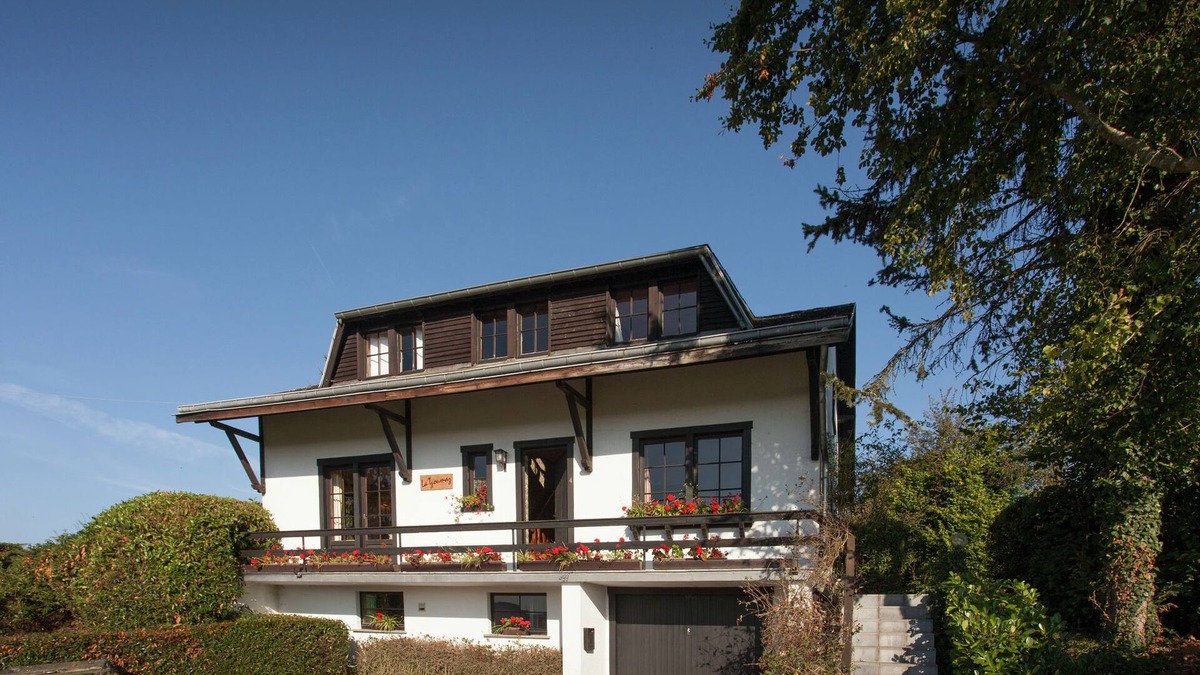 Stavelot House | Hillside Stay near Coo Fall