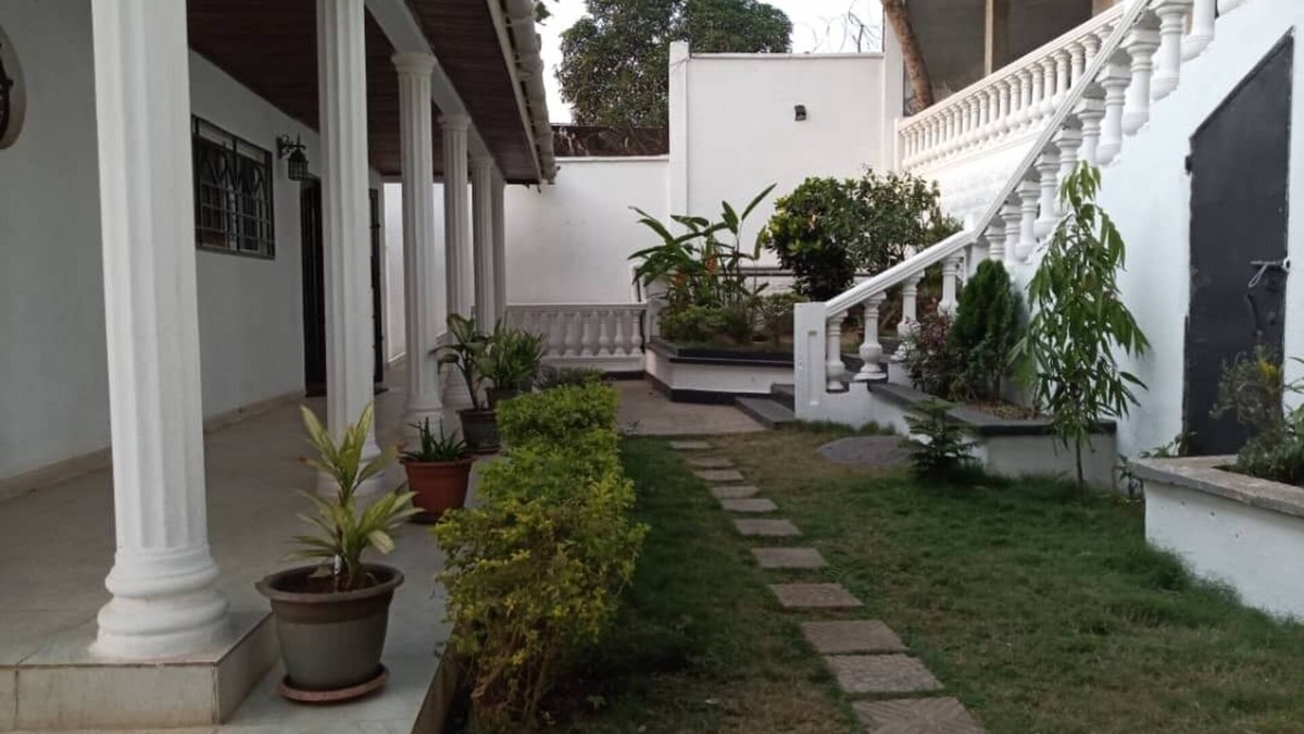 Freetown House | Hillside Terraces