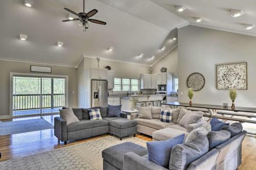 Trenton House | Hillside View on Tanglewood