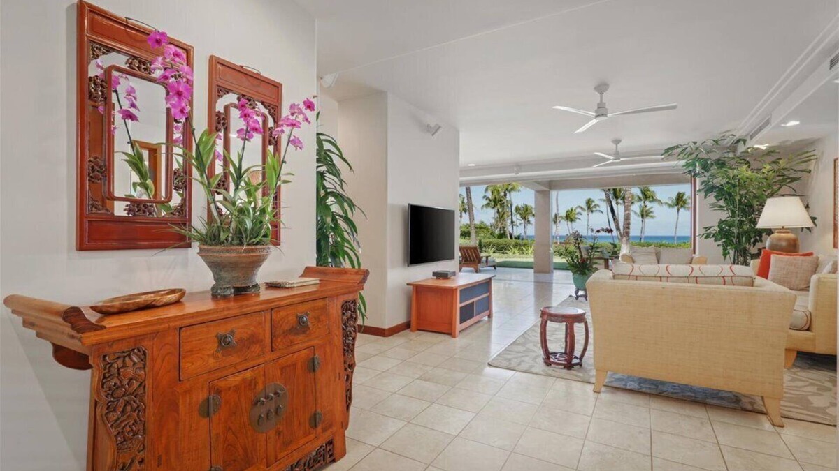 Kaupulehu House | Hillside Villa 2102 – Onsite Staff & Daily Housekeeping