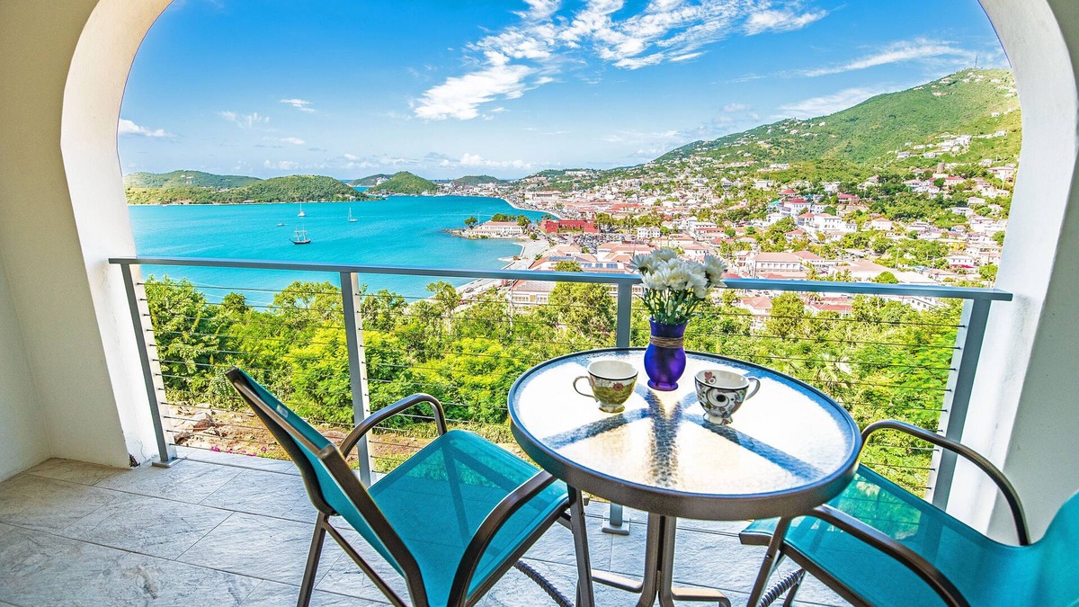 Rosendal Condo | Hilltop Condo in St. Thomas with Resort Amenities