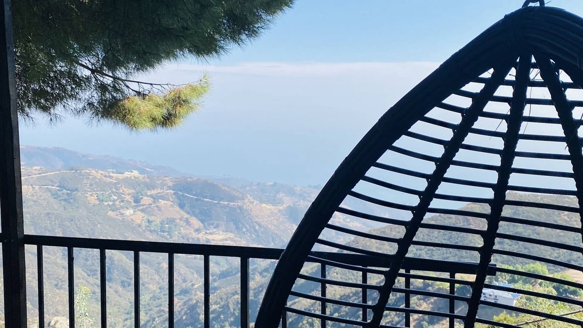 Malibu Cottage | Hilltop Creative artists paradise day art studio (casting-production-recording)