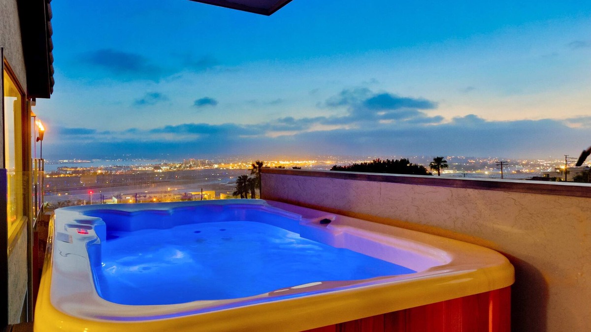 Middletown House | ♥ Hilltop Hacienda – Private Villa with Panoramic Views! ♥