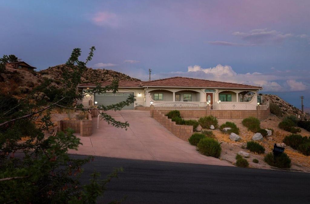 Yucca Valley House | Hilltop Haven Near Joshua Tree National Park