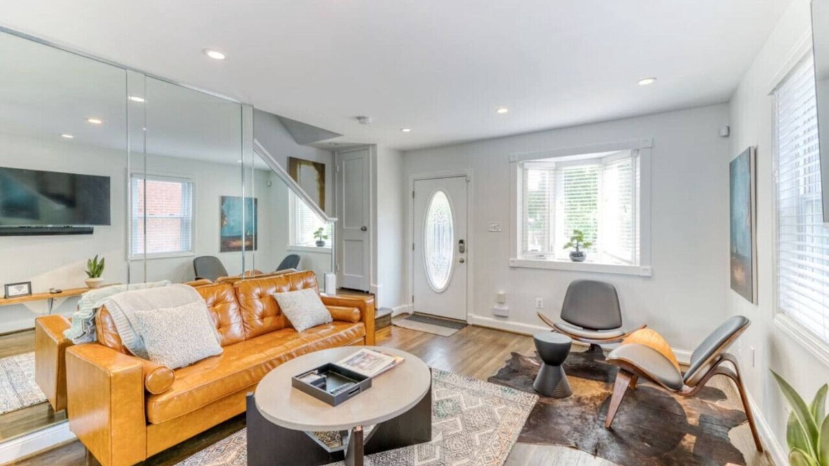 Southeast House | Hilltop Hideaway in DC