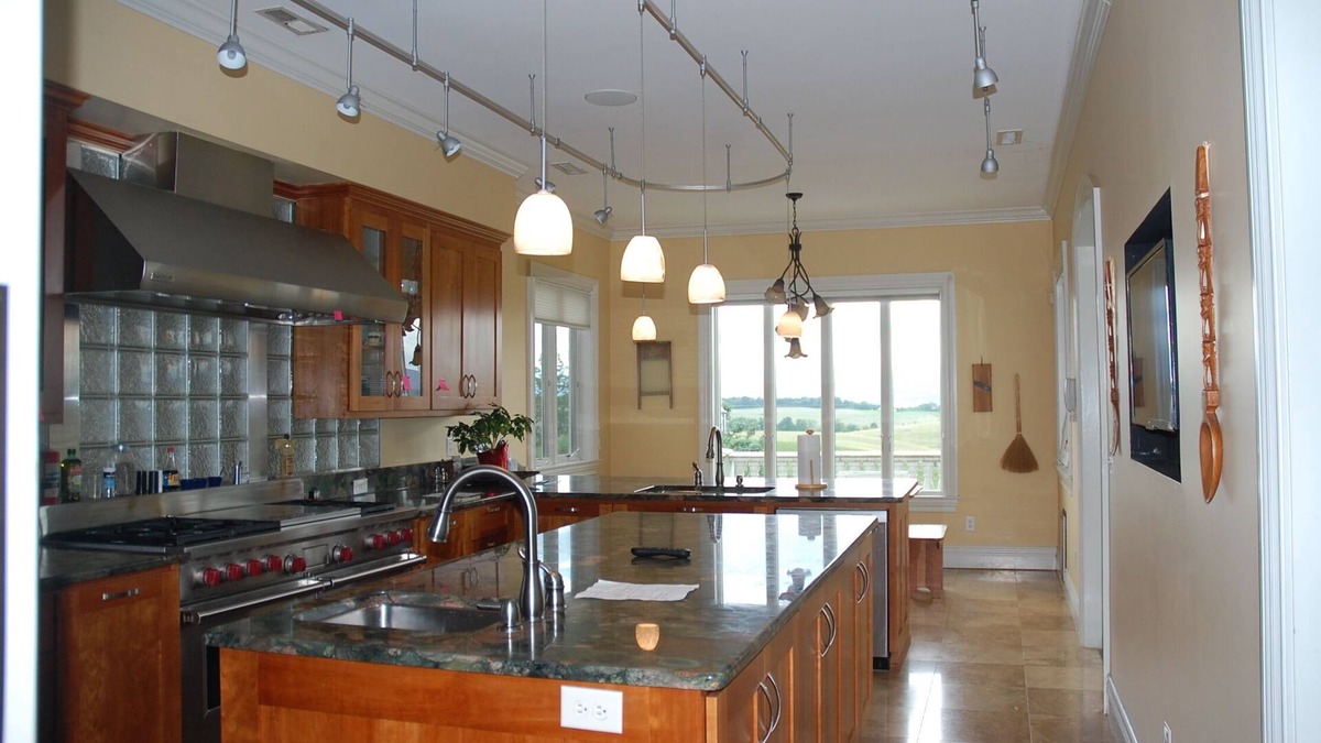 Harrisonburg House | Hilltop home. Unparalleled views and serenity while still in the City.
