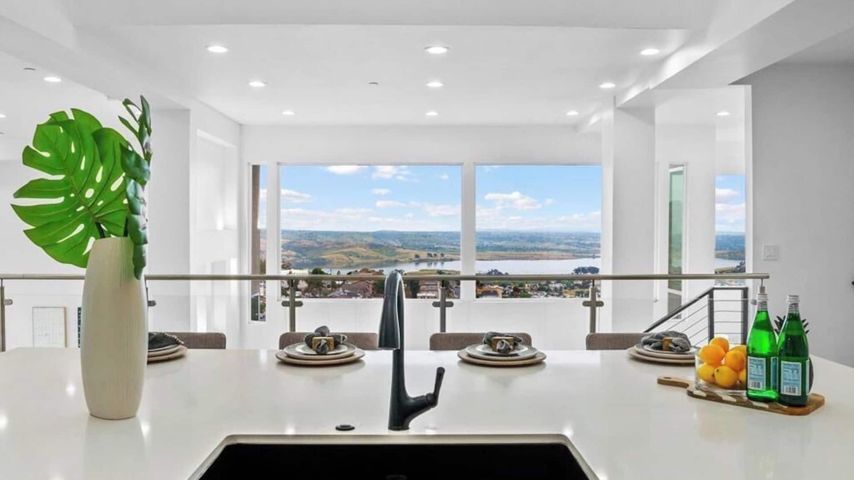 Spring Valley House | Hilltop Modern Luxury Lake & Ocean Views Games