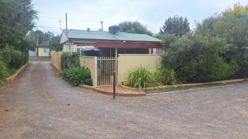 South Tamworth House | Hillvue House