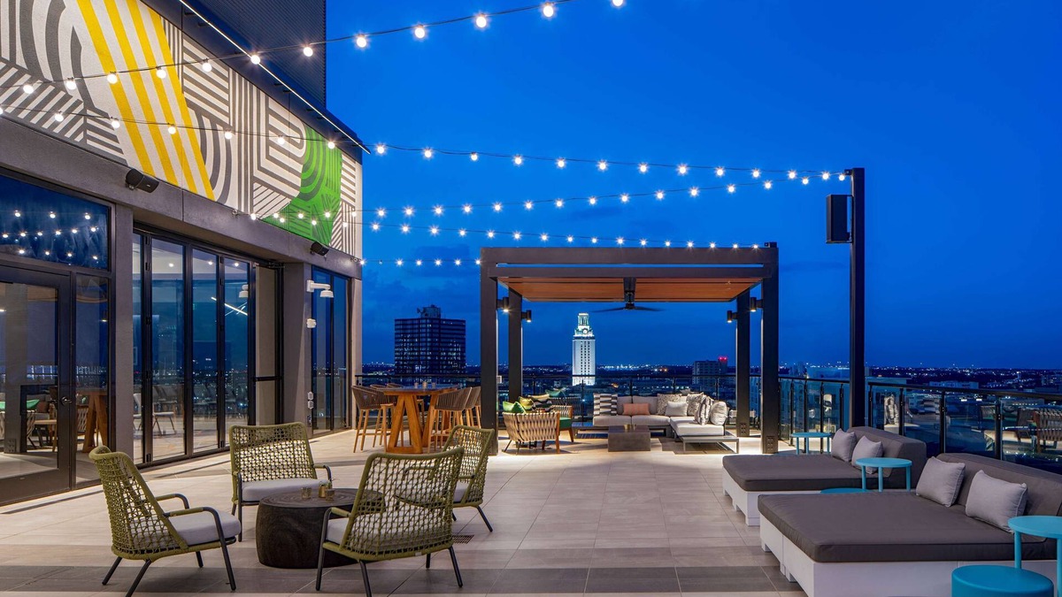 Capitol District Hotel | Hilton Garden Inn Austin University Capitol District