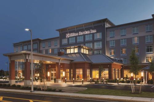 Harbor View - Orient Heights Hotel | Hilton Garden Inn Boston Logan Airport