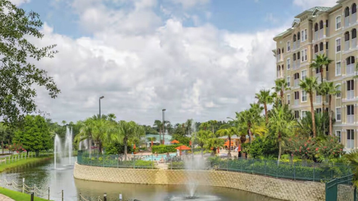 West Kissimmee Resort | Hilton's Mystic Dunes 1 Bedroom Suite - Close Proximity to ALL Theme Parks