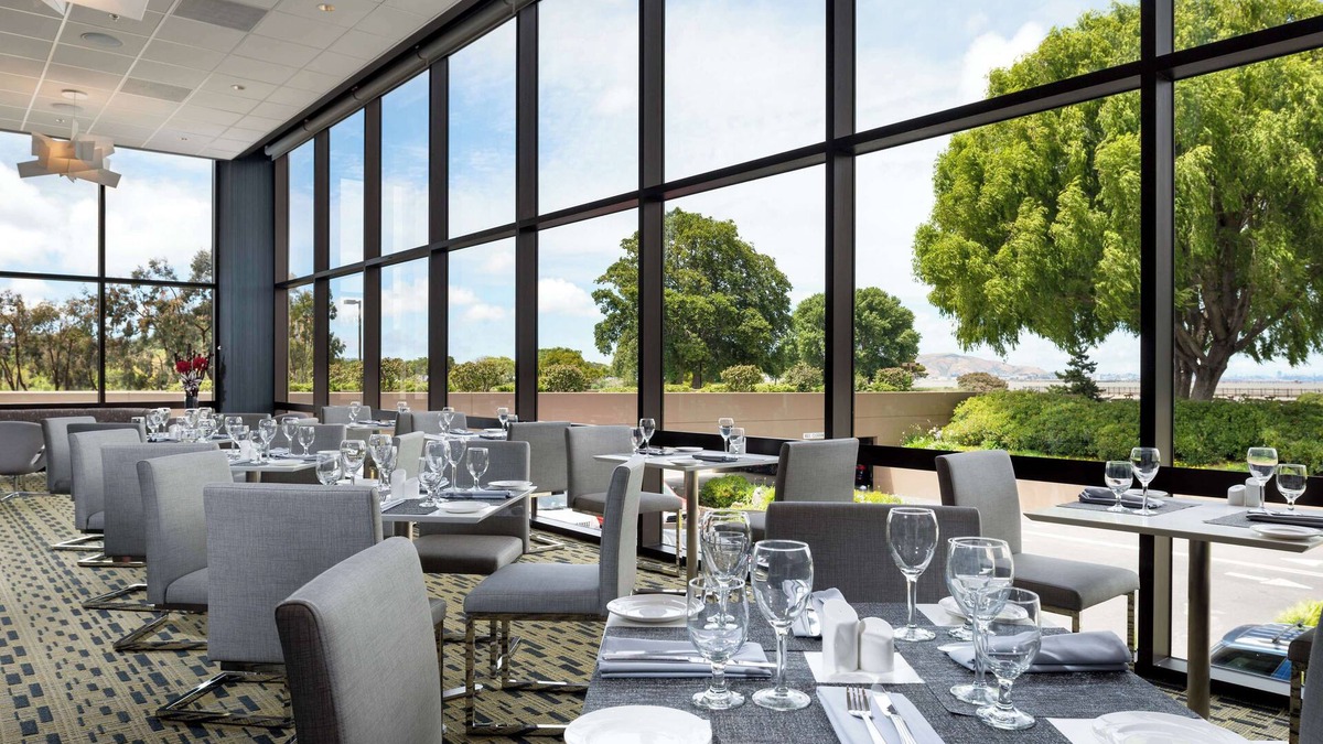 Burlingame Hotel | Hilton San Francisco Airport Bayfront