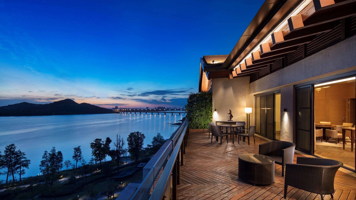 Hongshan Hotel | Hilton Wuhan Optics Valley