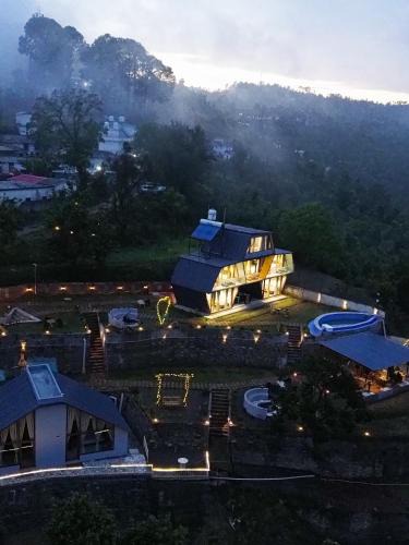 Almora Hotel | Himadvaya- The Himalayan Prism