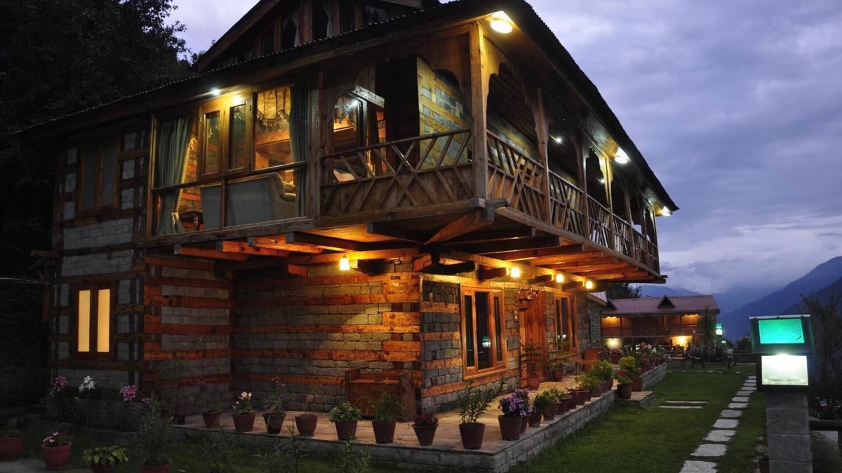 Mohal Hotel | Himalayan Kothi Kais