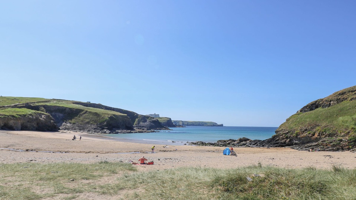 Helston Cottage | HINGEY FARMHOUSE, family friendly, with open fire in Gunwalloe