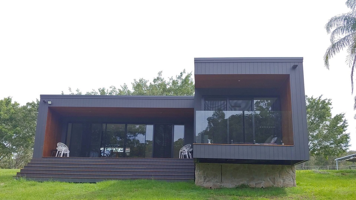 Advancetown Cabin | Hinze Dam Luxury Cabin