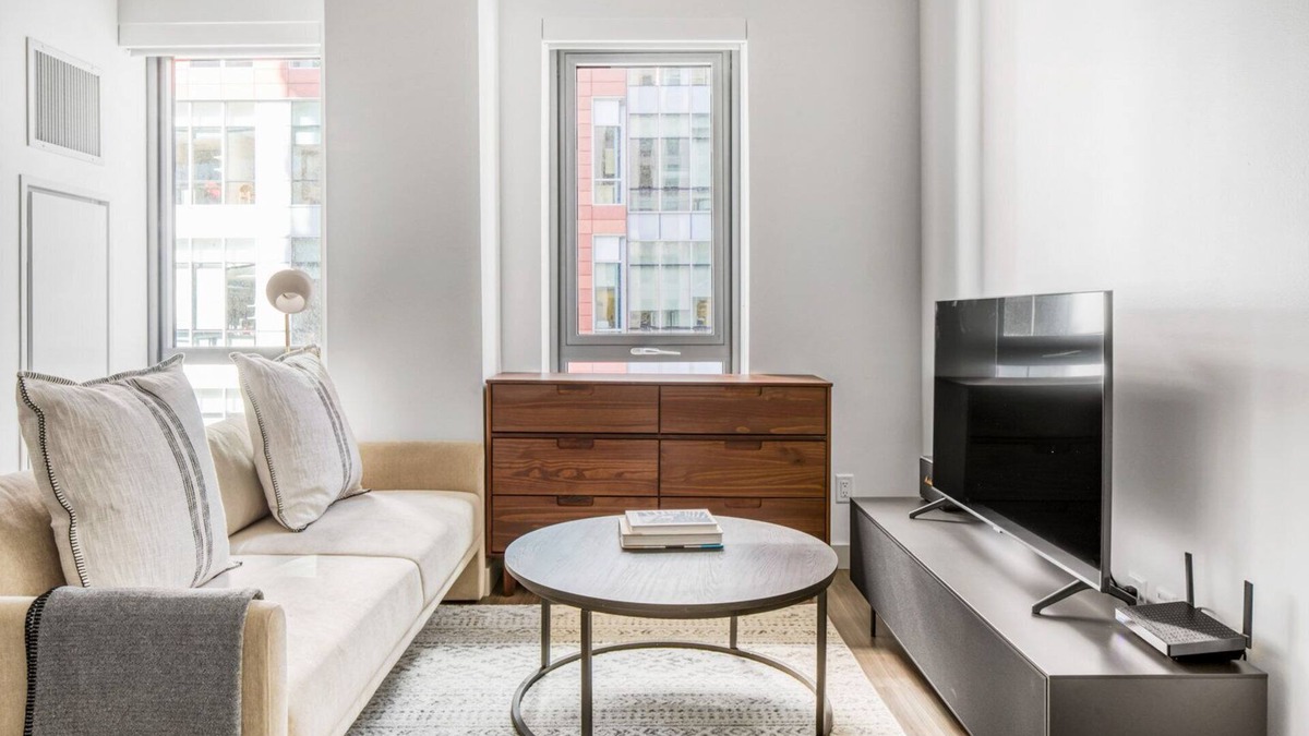 MIT Apartment | Hip Kendall Square Studio w/W/D, Gym & Concierge near MIT, by Blueground