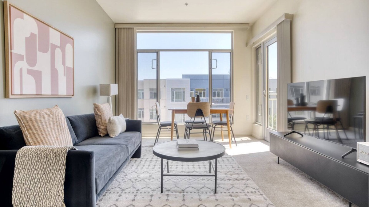 Evergreen Park Apartment | Hip Palo Alto 2BR w/W/D & Pool, walk to Pinterest, by Blueground