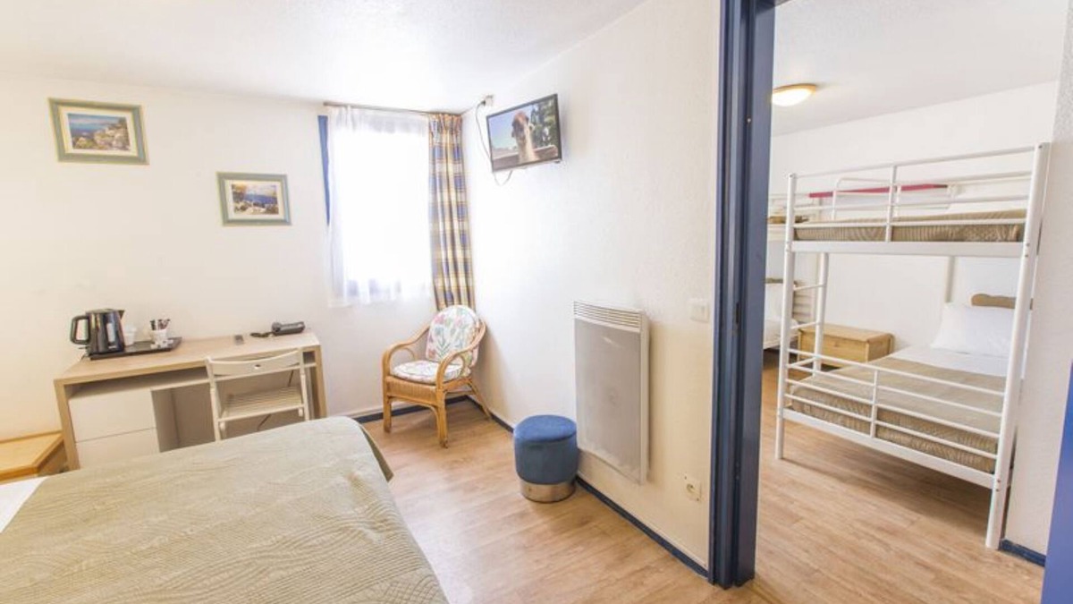 Noisiel Hotel | Hipotel Marne la Vallée
