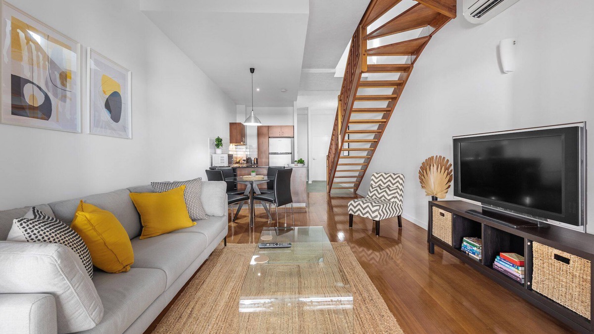 Fortitude Valley Apartment | Hipster Loft! ~ 1Bed/Study/1Bath/Balconies/1Car